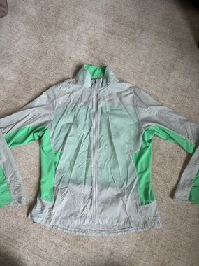 Patagonia Light Gray and Green Women's Jacket